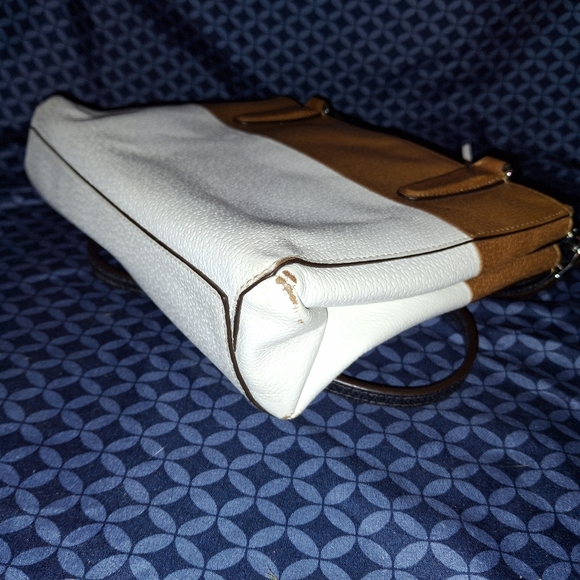 Coach Purse - Picture 6 of 8